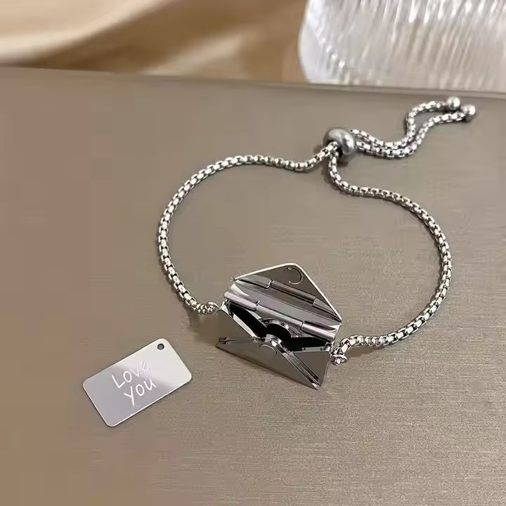 Personalized 18K Gold Plated Envelope Pendant Bracelet - Customizable Openable Love Letter Surprise Bracelet for Loved Ones, Perfect Gift for Valentine's Day, Anniversaries, and Special Occasions