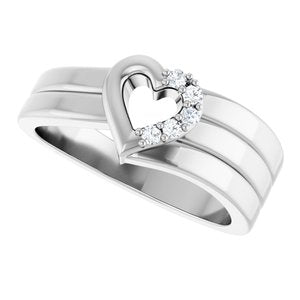 18K White Gold 5-Stone Family Engravable Heart Ring Mounting