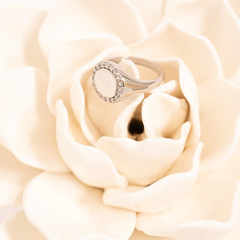 Personalizable Signet Ring With Stones