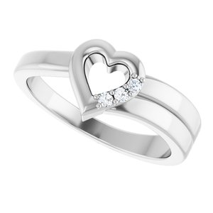 18K White Gold 3-Stone Family Engravable Heart Ring Mounting