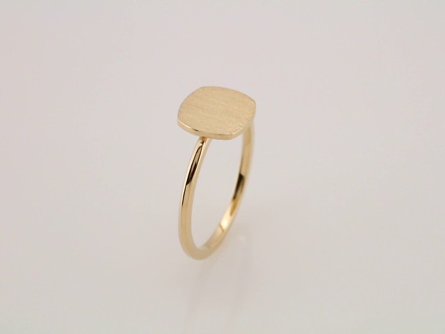 14K Yellow Gold Be Posh�� Engravable Signet Ring